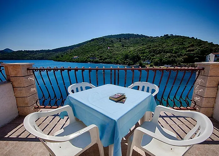 Malo - One-bedroom With Two Balconies And Sea View - Attic 2 * Lastovo