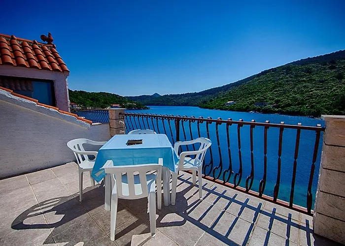 Malo - One-bedroom With Two Balconies And Sea View - Attic 2 * Lastovo